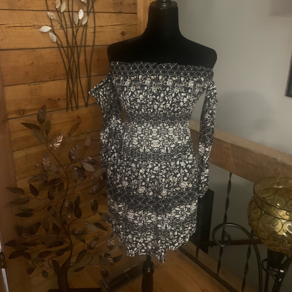 Casual off the shoulders dress .  New with tags .